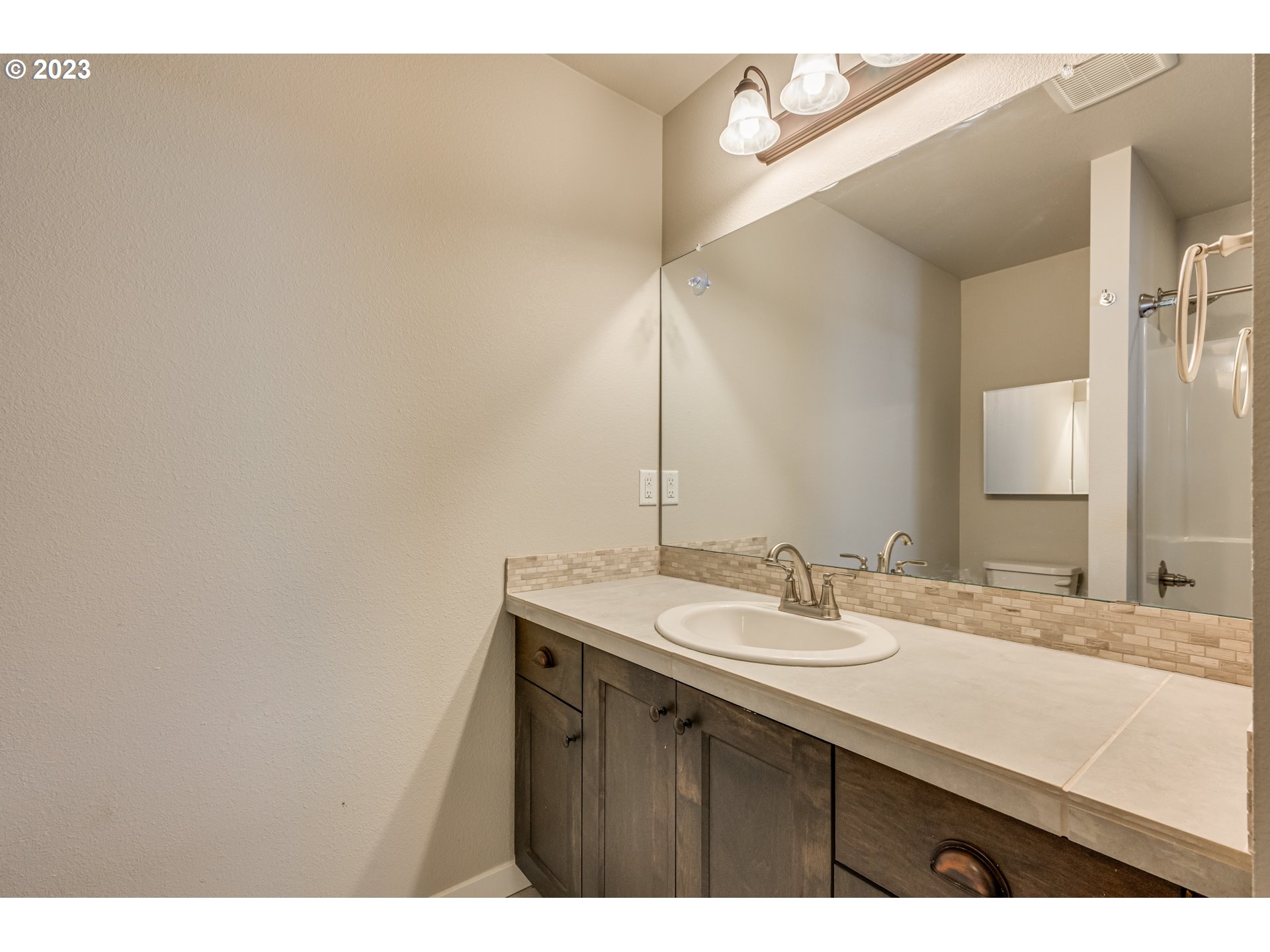 7138 South Ridge Way Ridgefield, WA 98642 - Photo 22 of 25 Bathroom