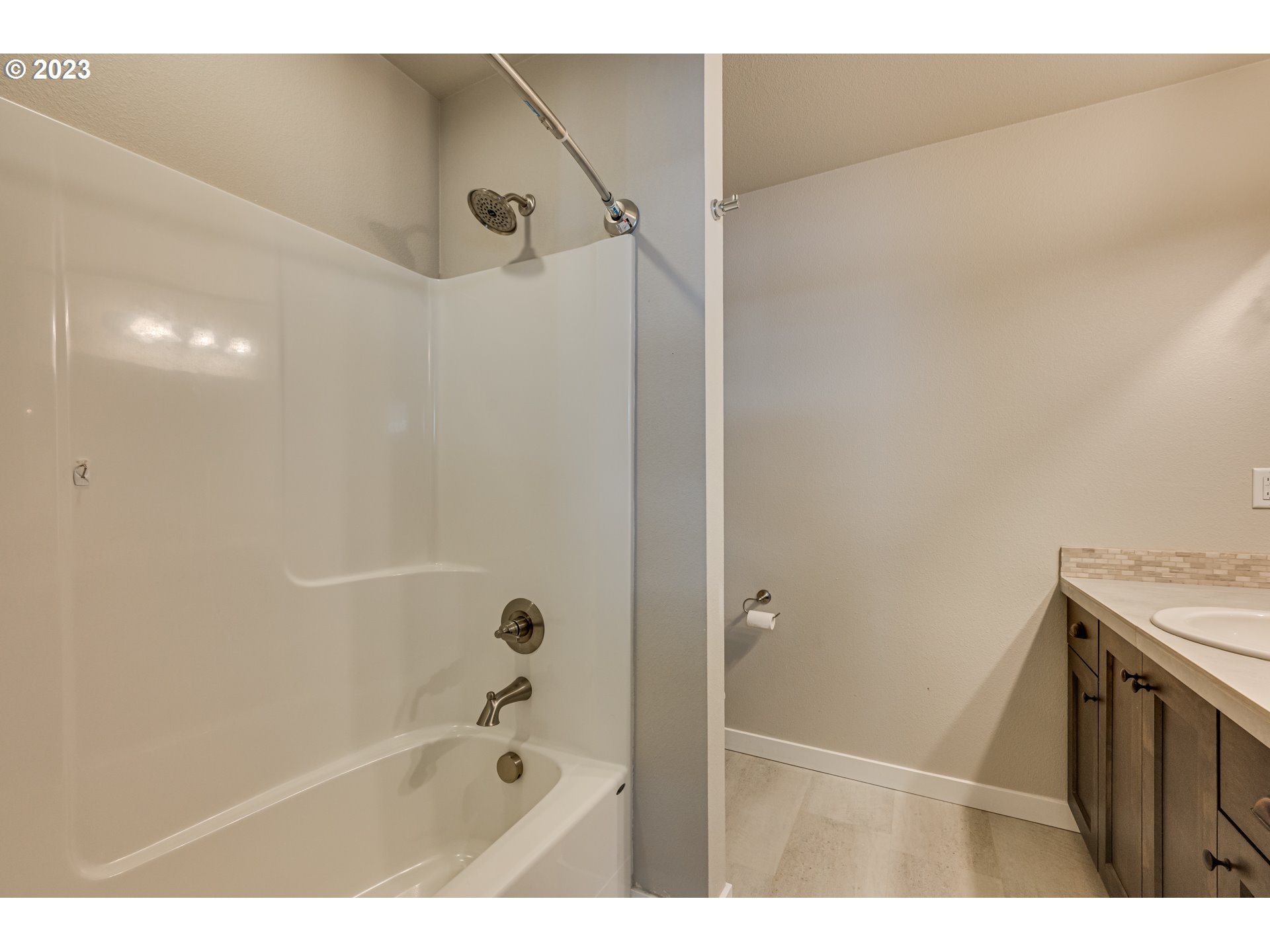 7138 South Ridge Way Ridgefield, WA 98642 - Photo 23 of 25 Bathroom