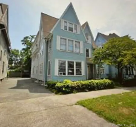 $2,500 | 1921 North Avenue, Bridgeport, CT 06604