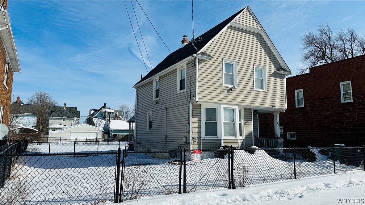 727 19th Street Niagara Falls, NY 14301 - Photo 3 of 30