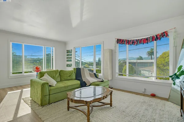 $1,498,000 | 17 Prospect Drive, San Rafael, CA 94901