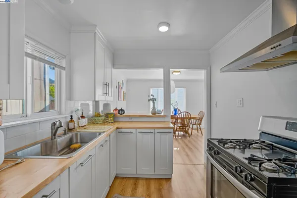 $1,498,000 | 17 Prospect Drive, San Rafael, CA 94901