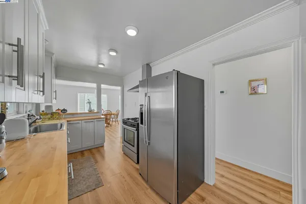 $1,498,000 | 17 Prospect Drive, San Rafael, CA 94901