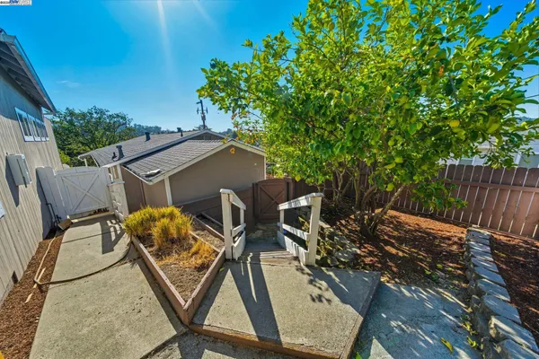 $1,498,000 | 17 Prospect Drive, San Rafael, CA 94901