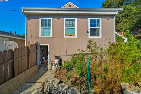 $1,498,000 | 17 Prospect Drive, San Rafael, CA 94901
