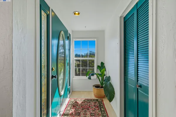 $1,498,000 | 17 Prospect Drive, San Rafael, CA 94901
