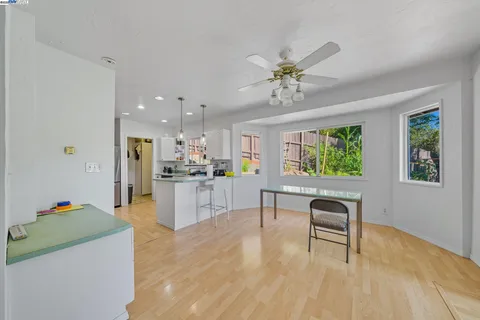 $1,498,000 | 17 Prospect Drive, San Rafael, CA 94901