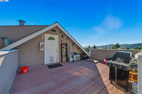 $1,498,000 | 17 Prospect Drive, San Rafael, CA 94901