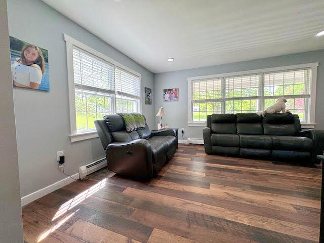 37 Alfalfa Road Sidney, ME 04330 - Photo 27 of 57 Living room