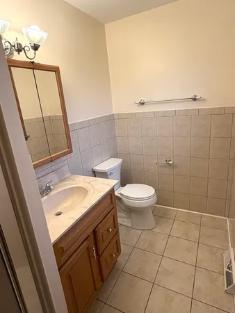 $3,600 | 1814 Holly Avenue, Darien, IL 60561
