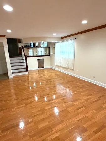 $3,600 | 1814 Holly Avenue, Darien, IL 60561