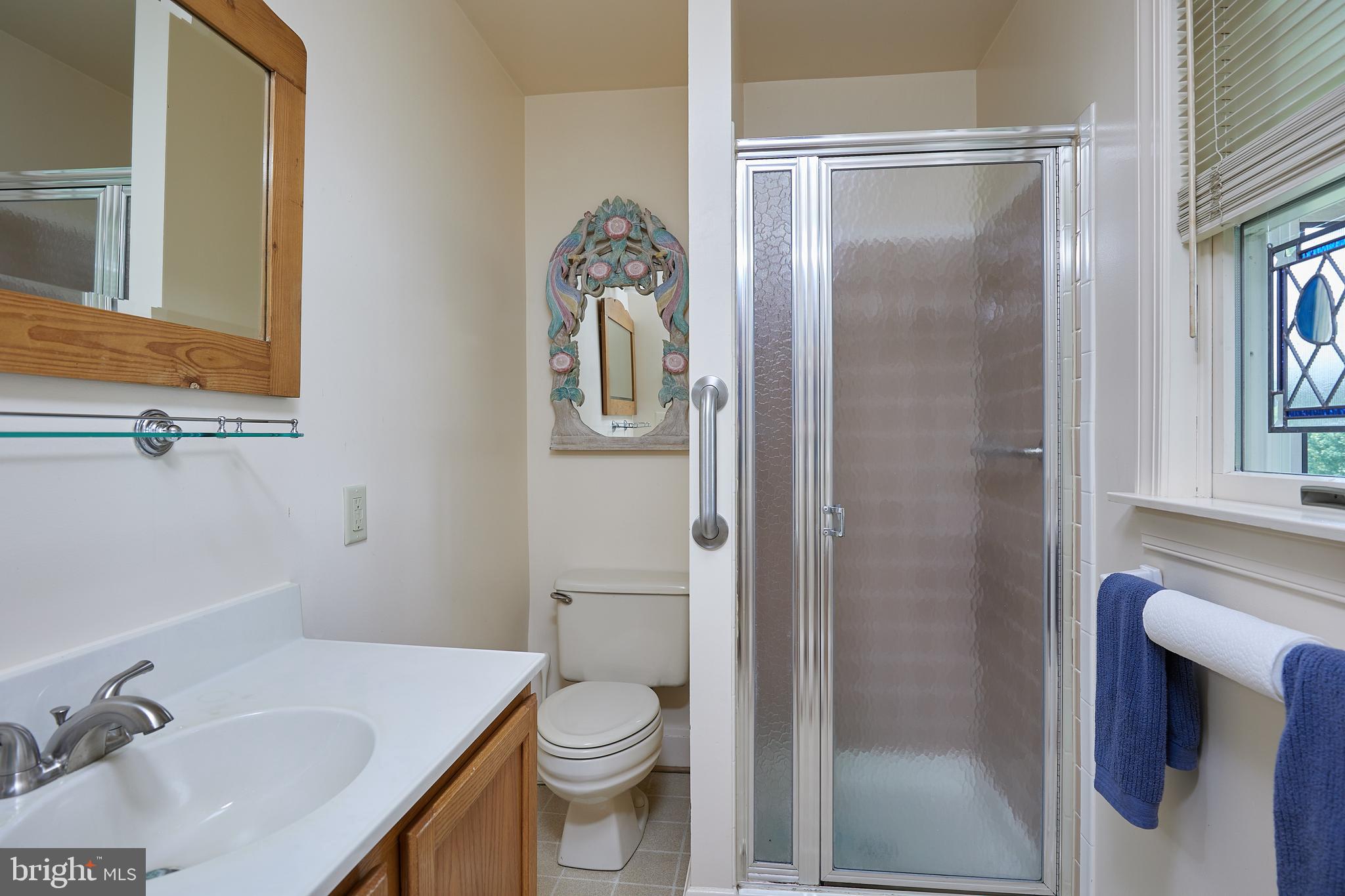 19100 Barnesville Road Barnesville, MD 20838 - Photo 43 of 70 Main level full bathroom