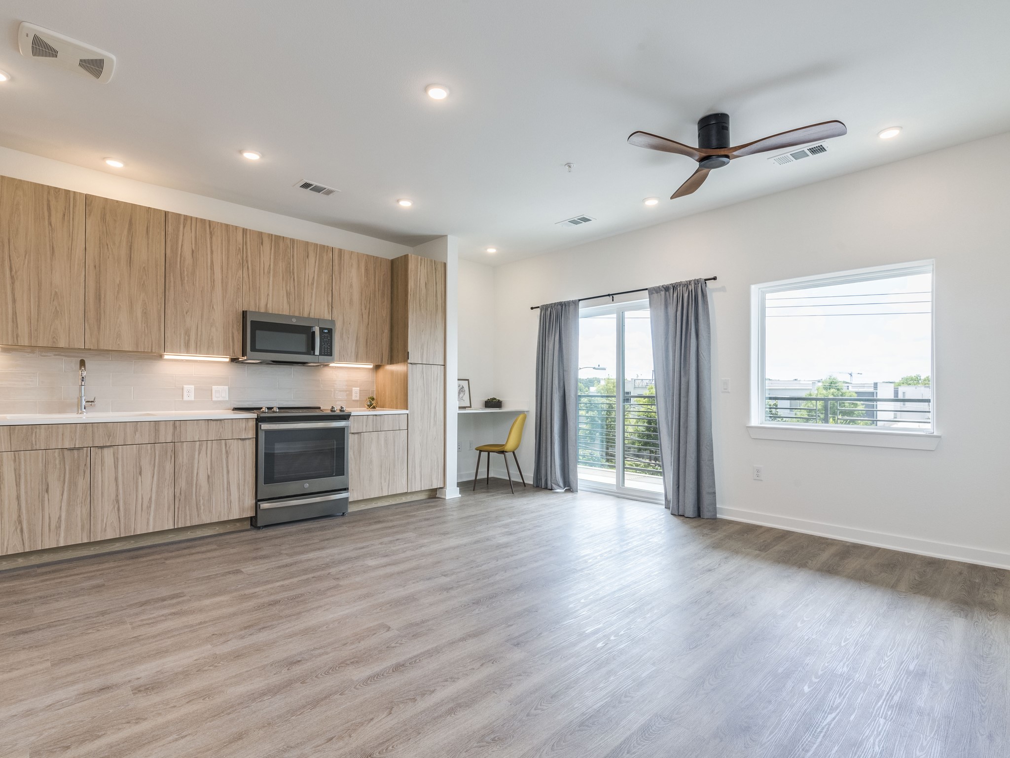 4802 South Congress Avenue, Unit 310 Austin, TX 78745 - Photo 5 of 37 Lovely natural light throughout