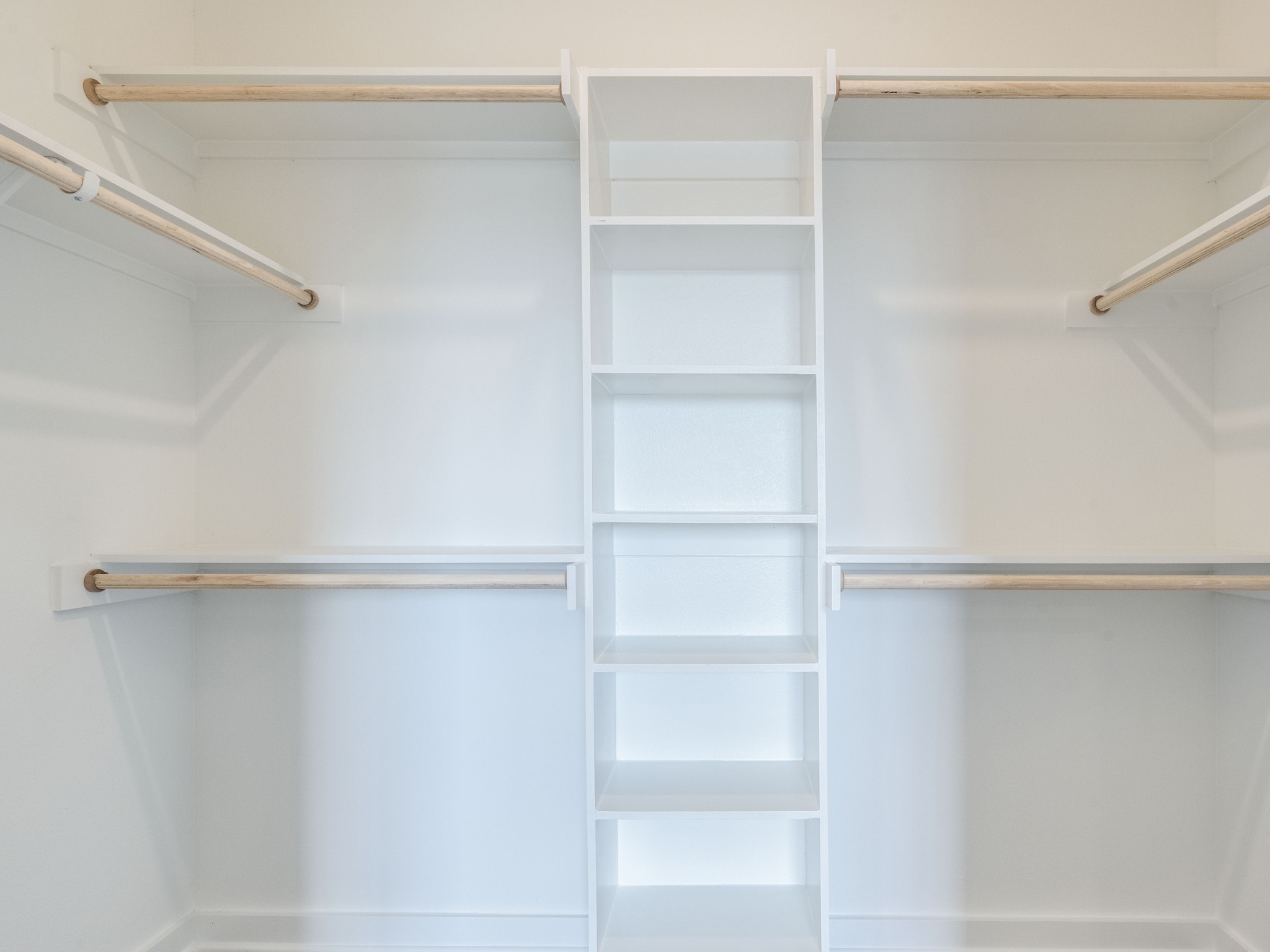 4802 South Congress Avenue, Unit 310 Austin, TX 78745 - Photo 9 of 37 View of walk in closet
