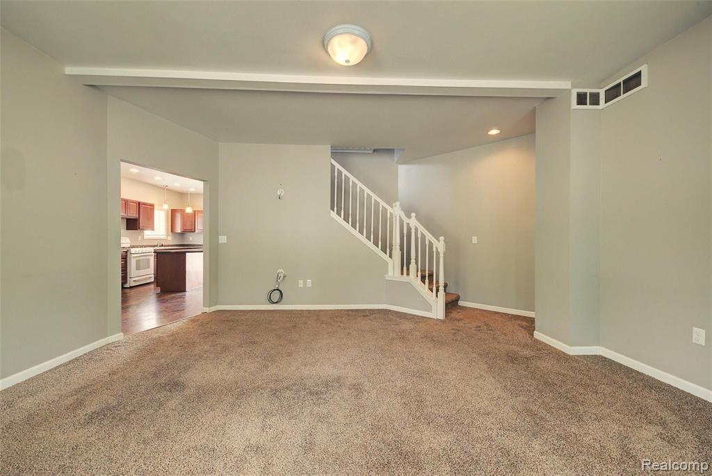 503 East Clinton Street Howell, MI 48843 - Photo 23 of 58