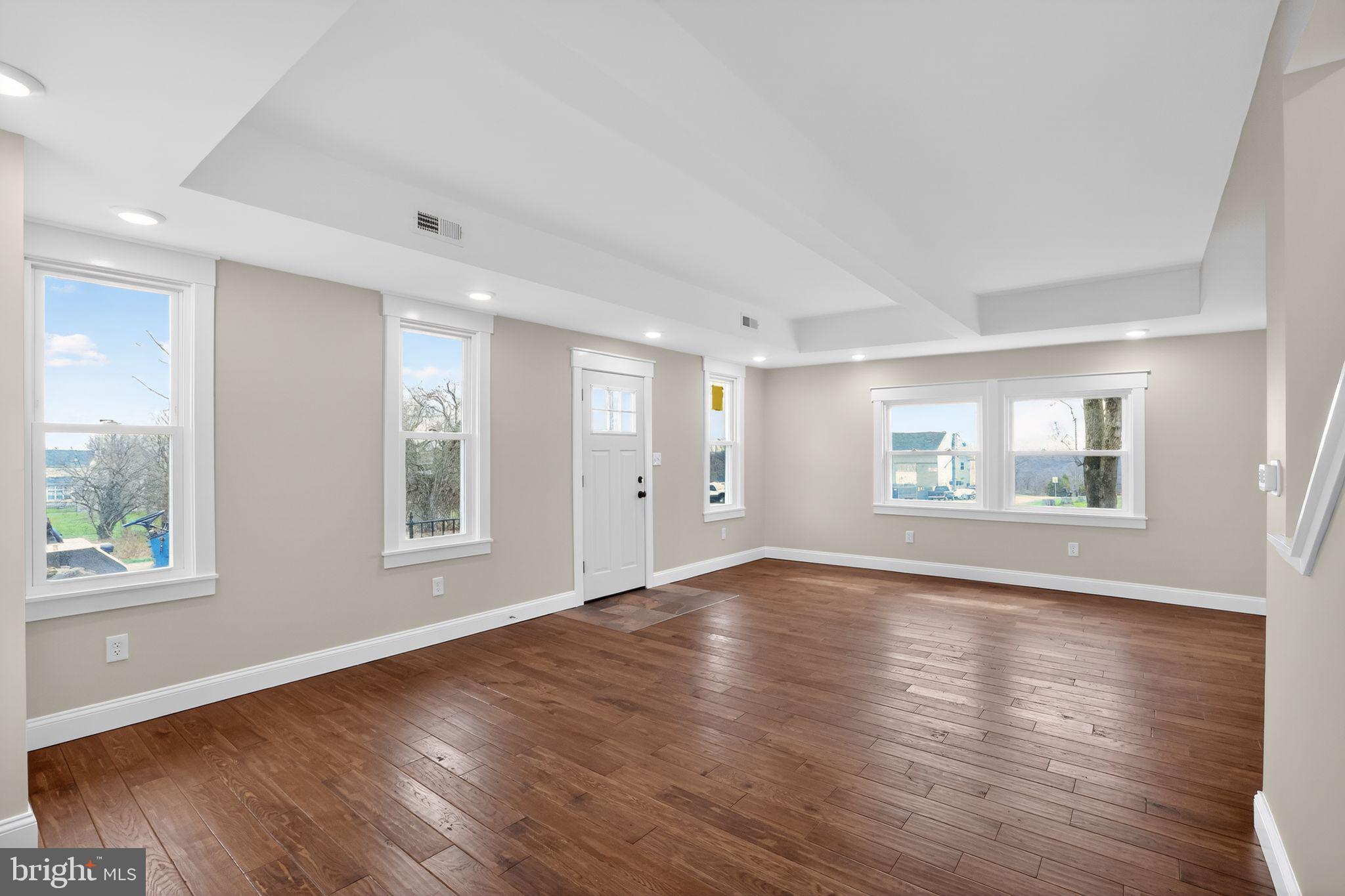 128 Maugers Mill Road Pottstown, PA 19464 - Photo 5 of 42 Bright and airy open space awaits.