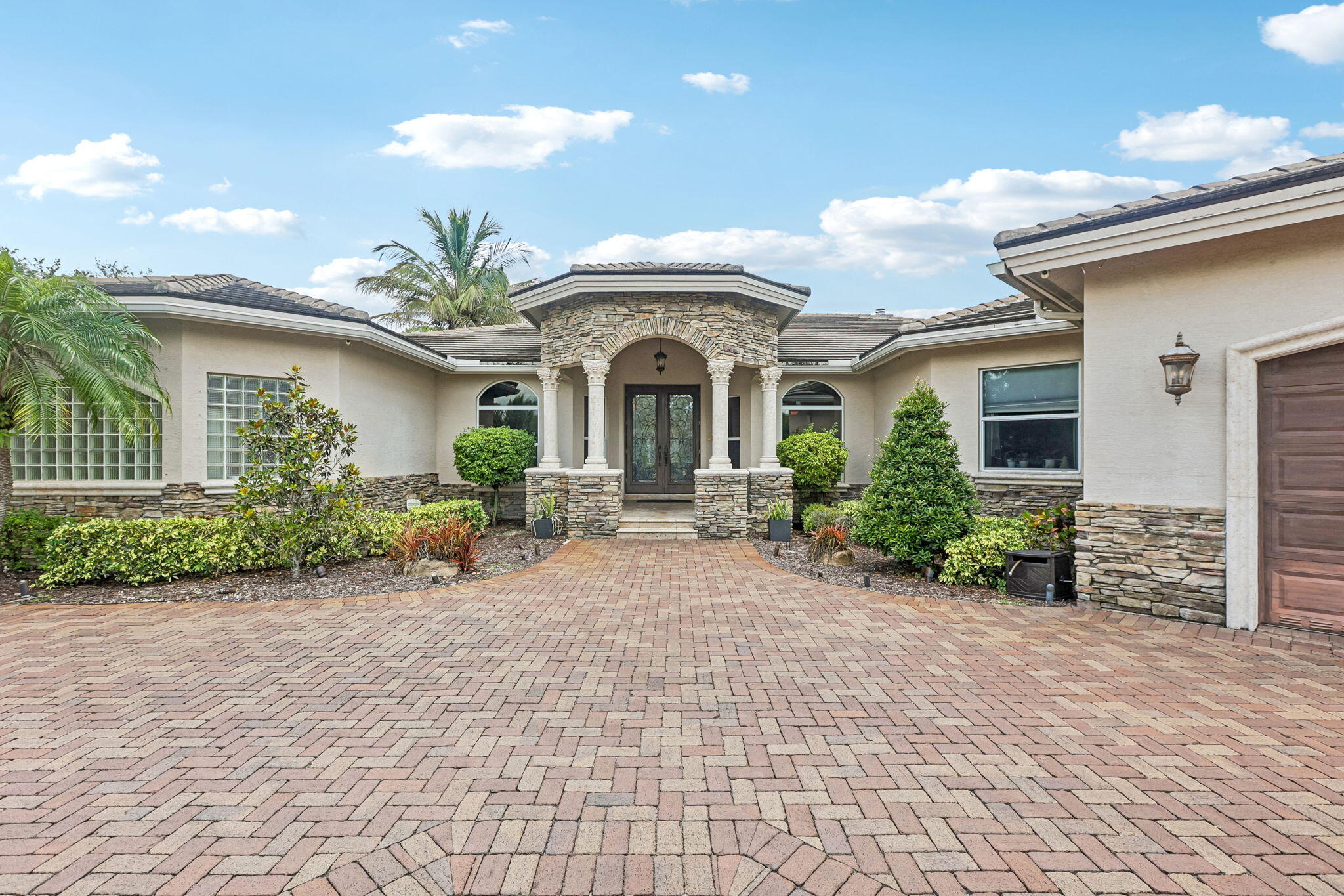 2130 Southwest 113th Avenue Davie, FL 33325 - Photo 6 of 58 Entrance