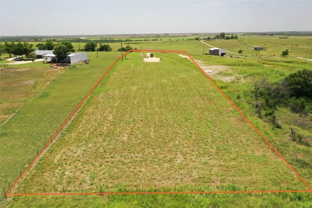 $219,000 | 2069 County Road 455, Coupland, TX 78615