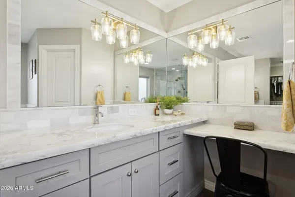 $1,835,000 | 3021 North 47th Place, Phoenix, AZ 85018