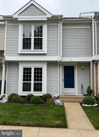 $434,900 | 151 Edinburgh Square, Sterling, VA 20164