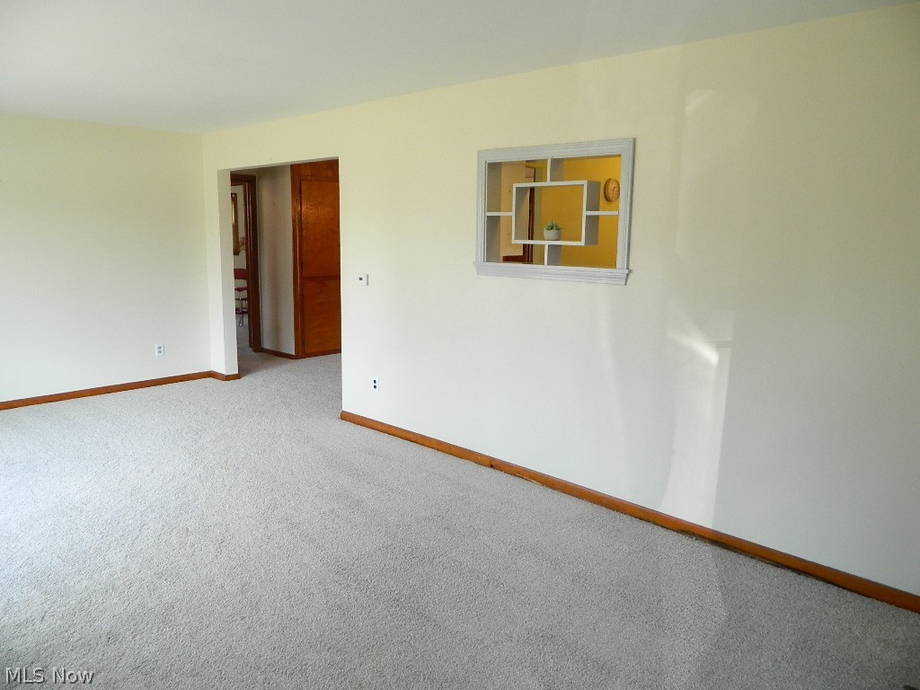 2149 Rockefeller Road Wickliffe, OH 44092 - Photo 5 of 28 Note the Decorative Pass Through to the Kitchen ...