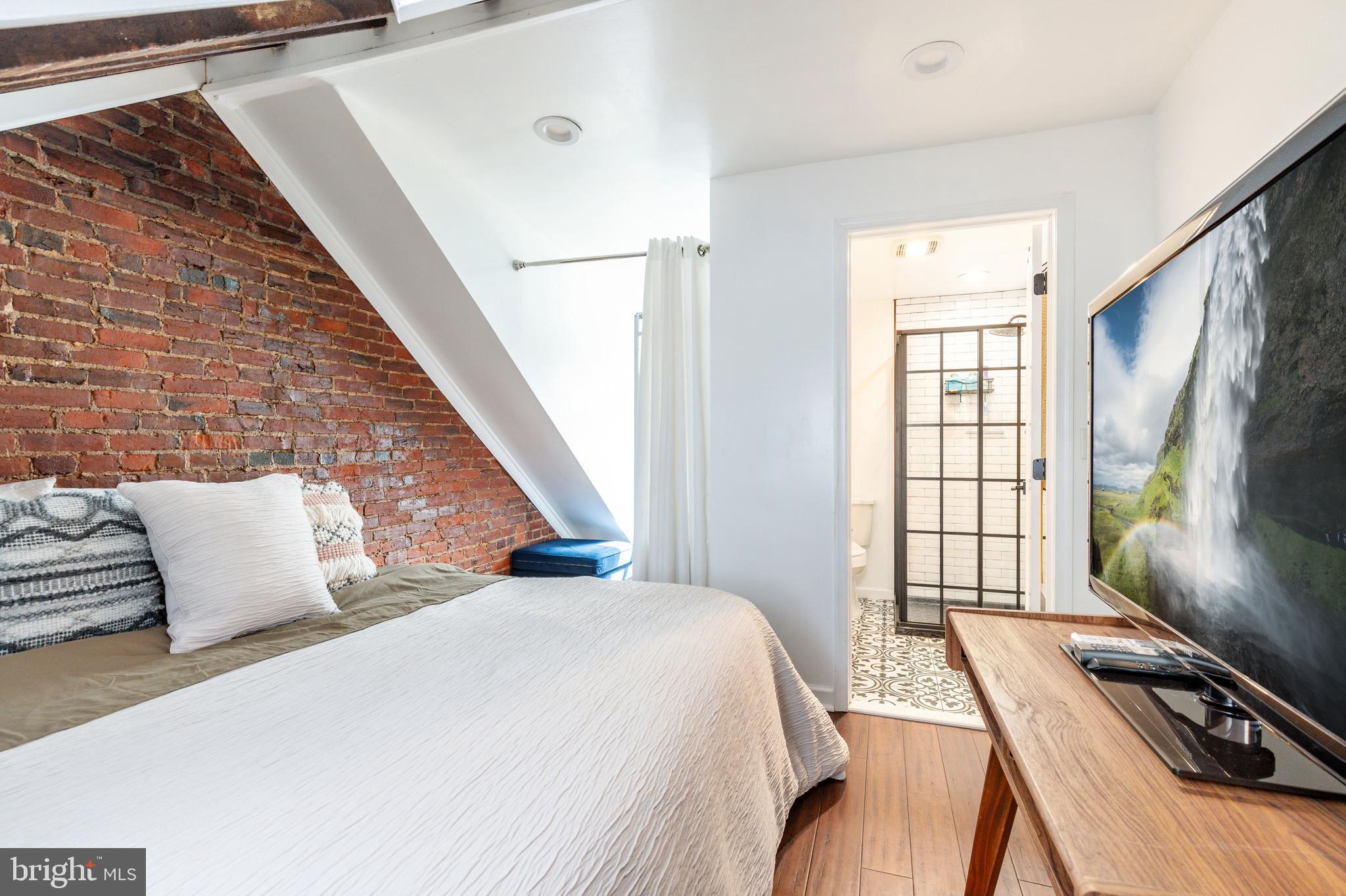 114 Monroe Street Philadelphia, PA 19147 - Photo 22 of 36 Bedroom 2
