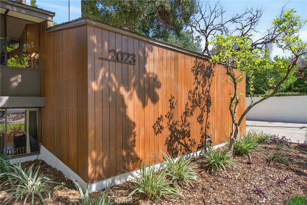 2023 Arroyo Drive Riverside, CA 92506 - Photo 11 of 75