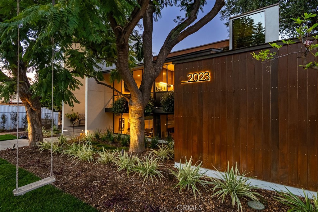 2023 Arroyo Drive Riverside, CA 92506 - Photo 15 of 75