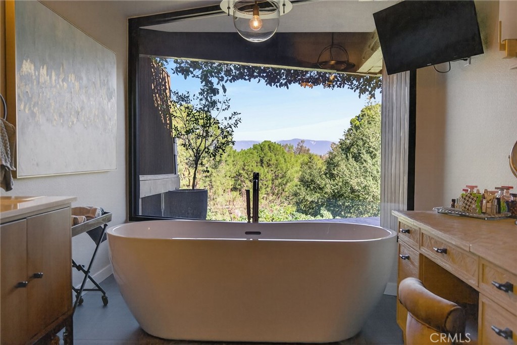 2023 Arroyo Drive Riverside, CA 92506 - Photo 43 of 75