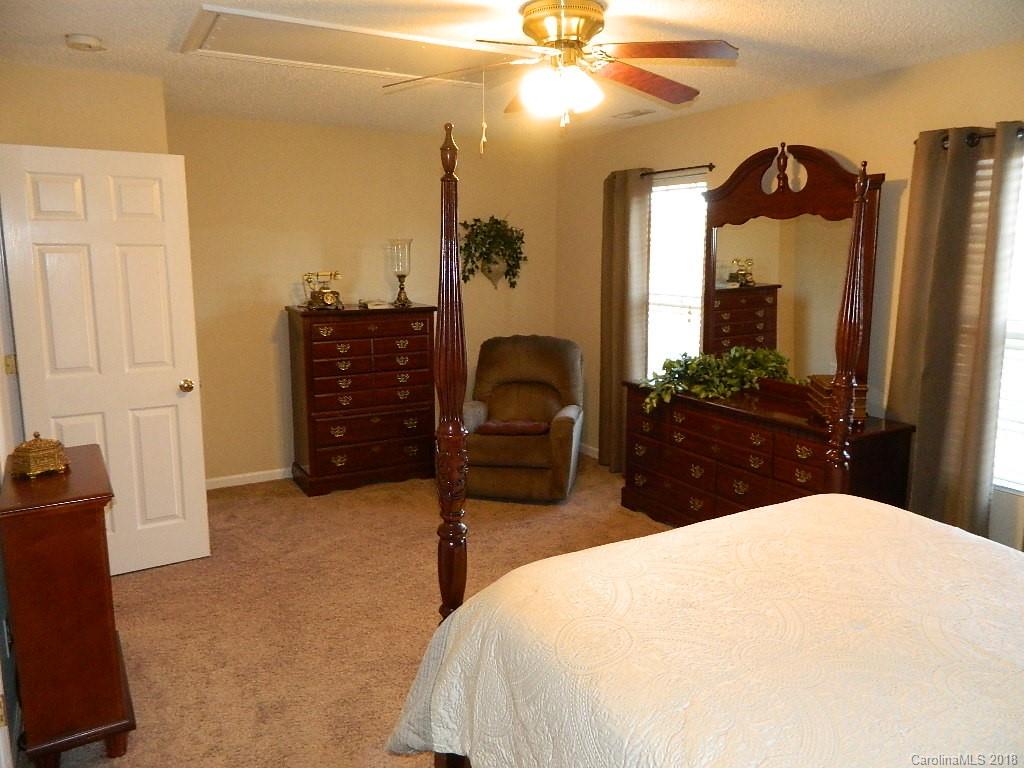 3240 Barons Court Road, Unit 10 Charlotte, NC 28213 - Photo 20 of 22 Gallery Image 20