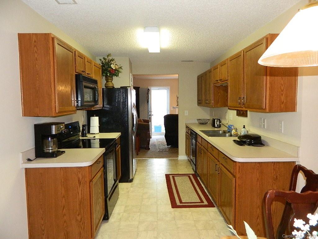 3240 Barons Court Road, Unit 10 Charlotte, NC 28213 - Photo 5 of 22 Gallery Image 5