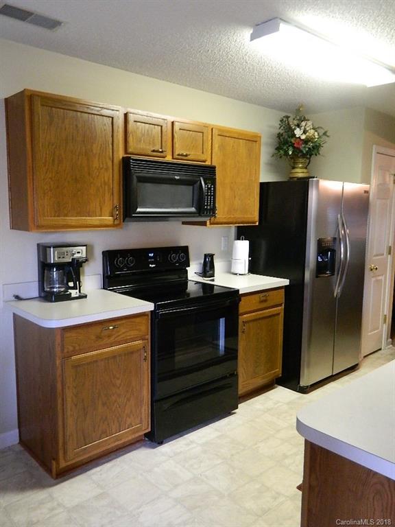 3240 Barons Court Road, Unit 10 Charlotte, NC 28213 - Photo 6 of 22 Gallery Image 6