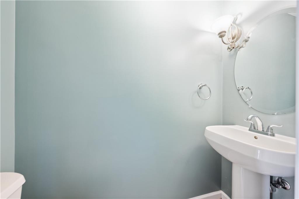 122 Walnut Circle Elizabeth, PA 15037 - Photo 18 of 50 a bathroom with a sink a toilet and shower