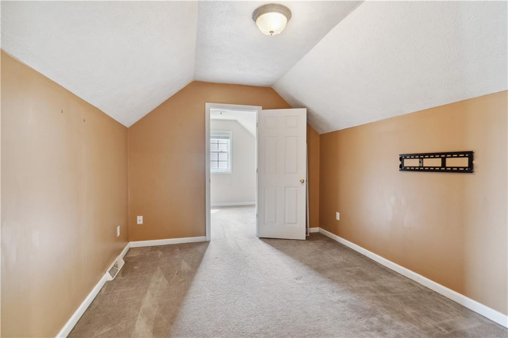 122 Walnut Circle Elizabeth, PA 15037 - Photo 38 of 50 an empty room with windows