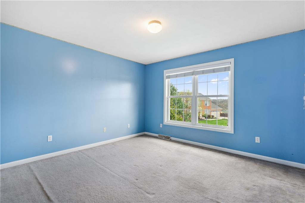 122 Walnut Circle Elizabeth, PA 15037 - Photo 44 of 50 an empty room with windows