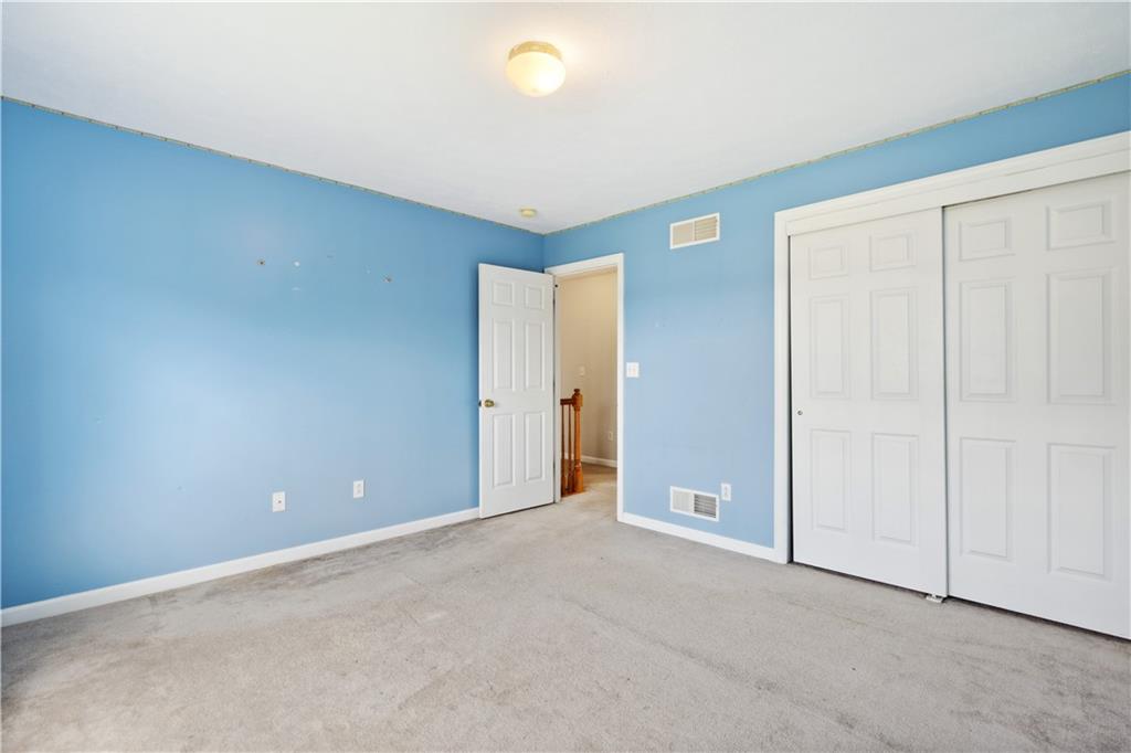122 Walnut Circle Elizabeth, PA 15037 - Photo 45 of 50 an empty room with closet area