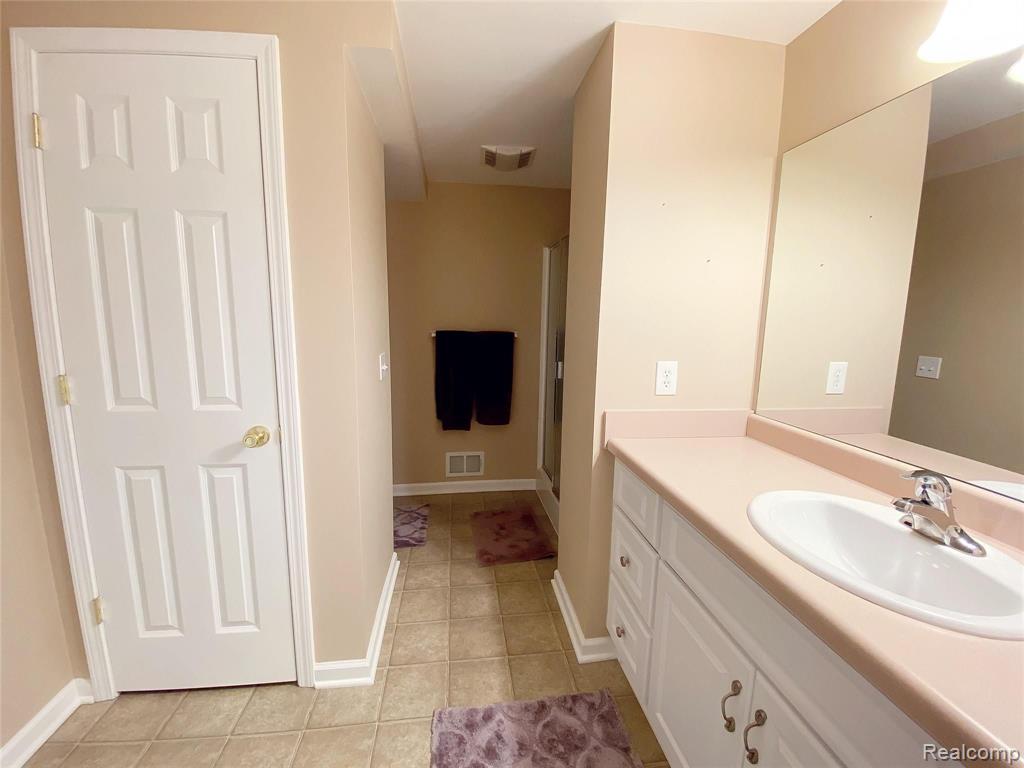 560 Misty Brook Lane Rochester Hills, MI 48307 - Photo 36 of 42