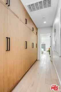 $1,699,000 | 533 North Catalina Street, Burbank, CA 91505