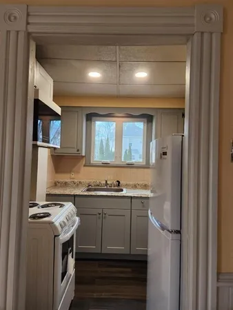 $1,675 | 80 Warburton Street, Unit 2, Fall River, MA 02720