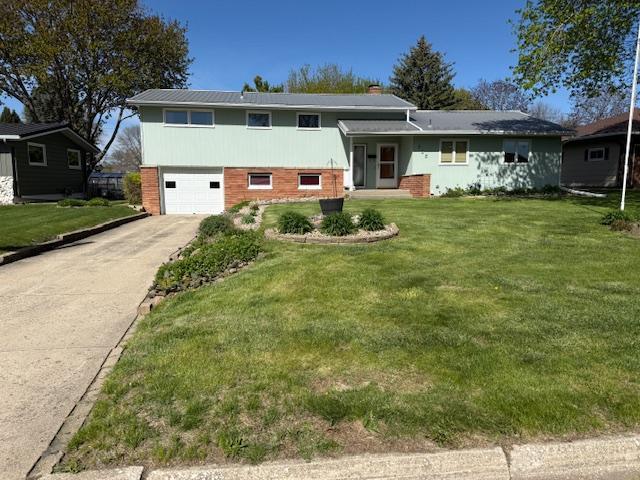 705 Adams Street Armstrong, IA 50514 - Photo 1 of 22