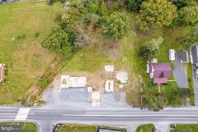 view of outdoor space and yard
