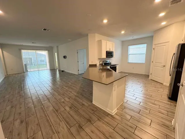 $2,400 | 1180 Saguaro Street, Haines City, FL 33844