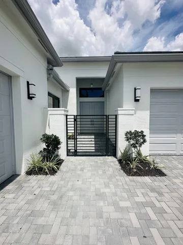 a front view of house with yard