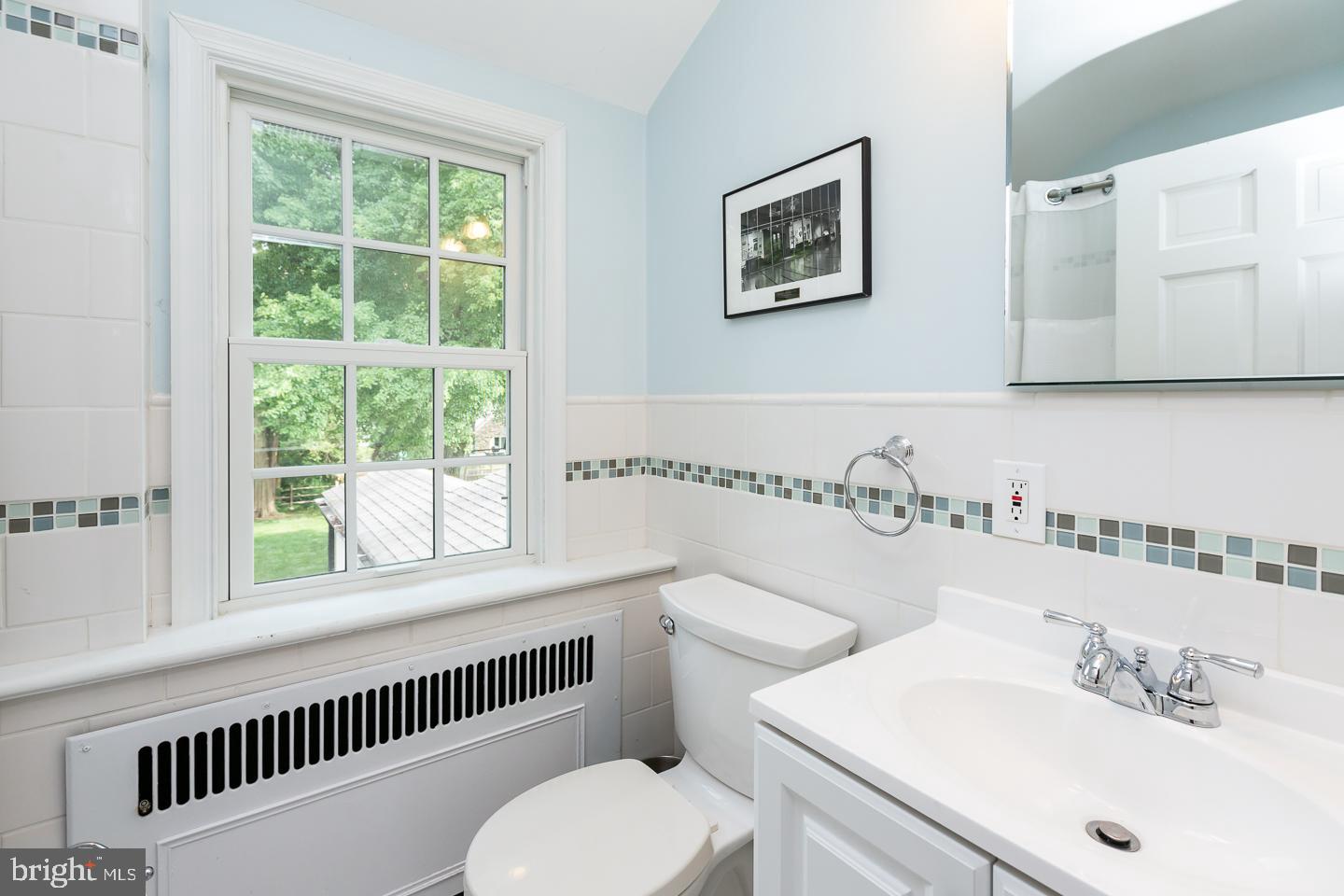 705 Clarendon Road Narberth, PA 19072 - Photo 27 of 34 guest rm bath