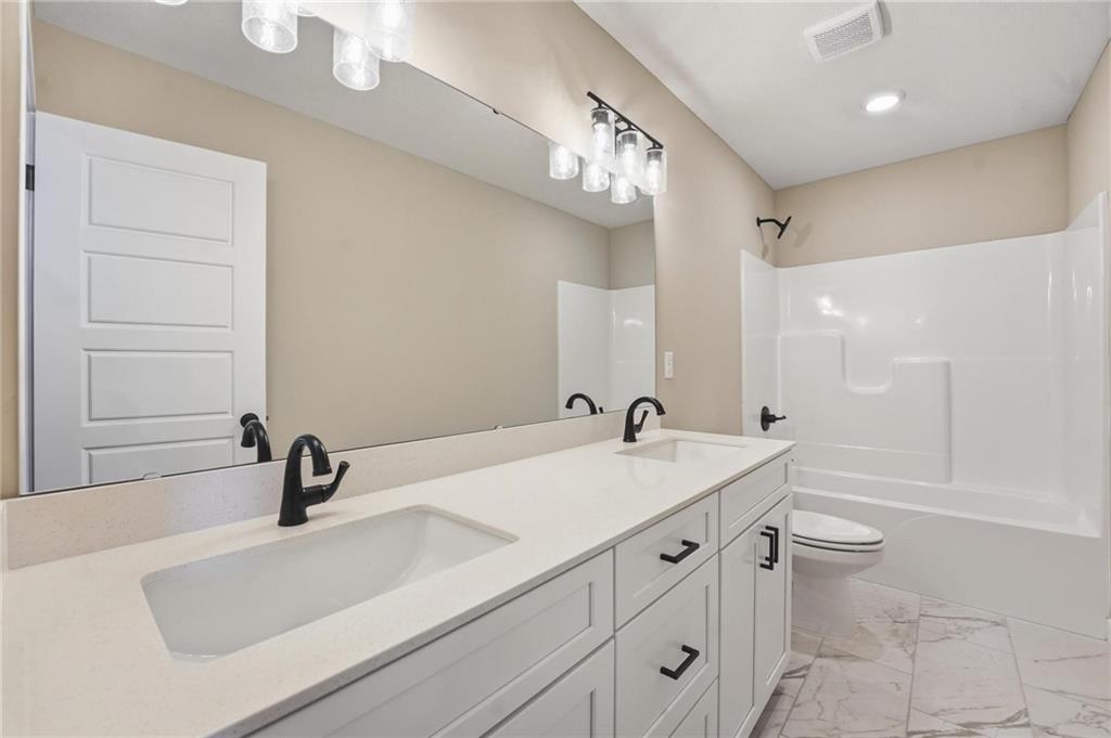 8923 Southwest 6th Street Lee's Summit, MO 64082 - Photo 7 of 22