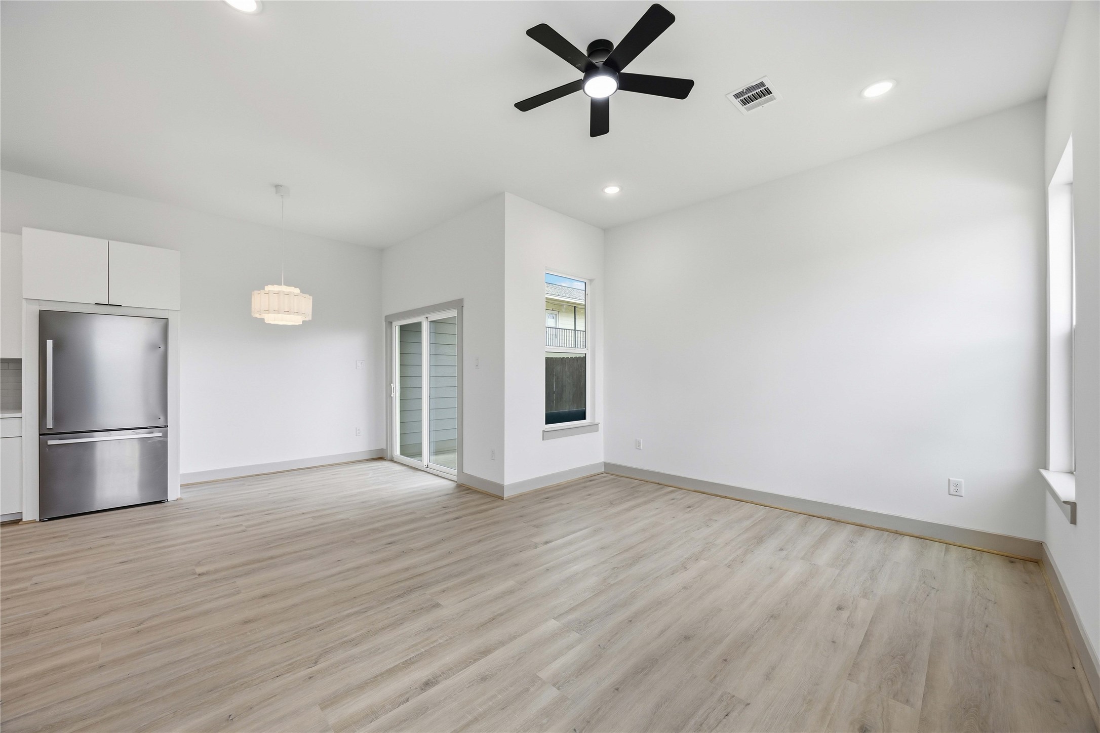 7555 Calhoun Road, Unit A Houston, TX 77033 - Photo 15 of 29 Gallery Image 15
