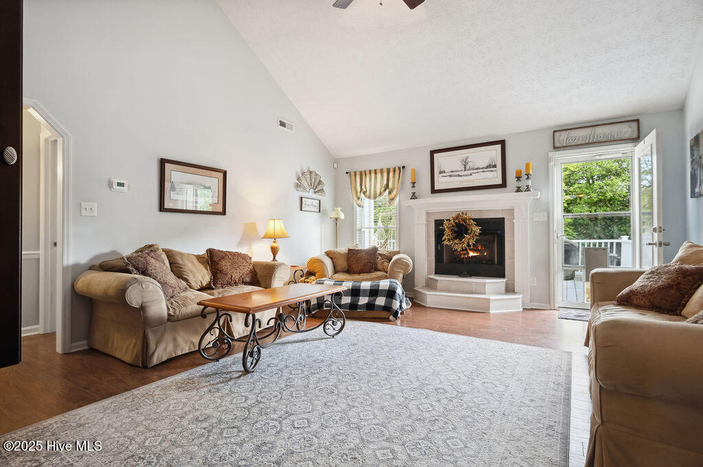 1177 Roberts Road Newport, NC 28570 - Photo 13 of 56 Living Room