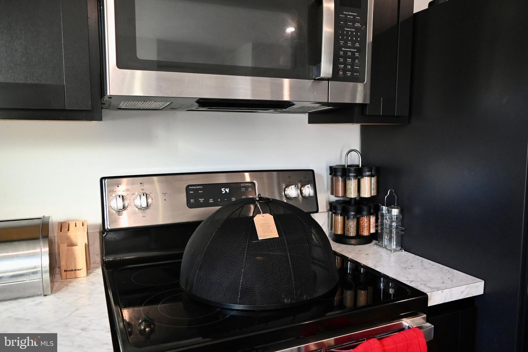 110 Mariners Way Cambridge, MD 21613 - Photo 13 of 41 Modern kitchen with sleek appliances.