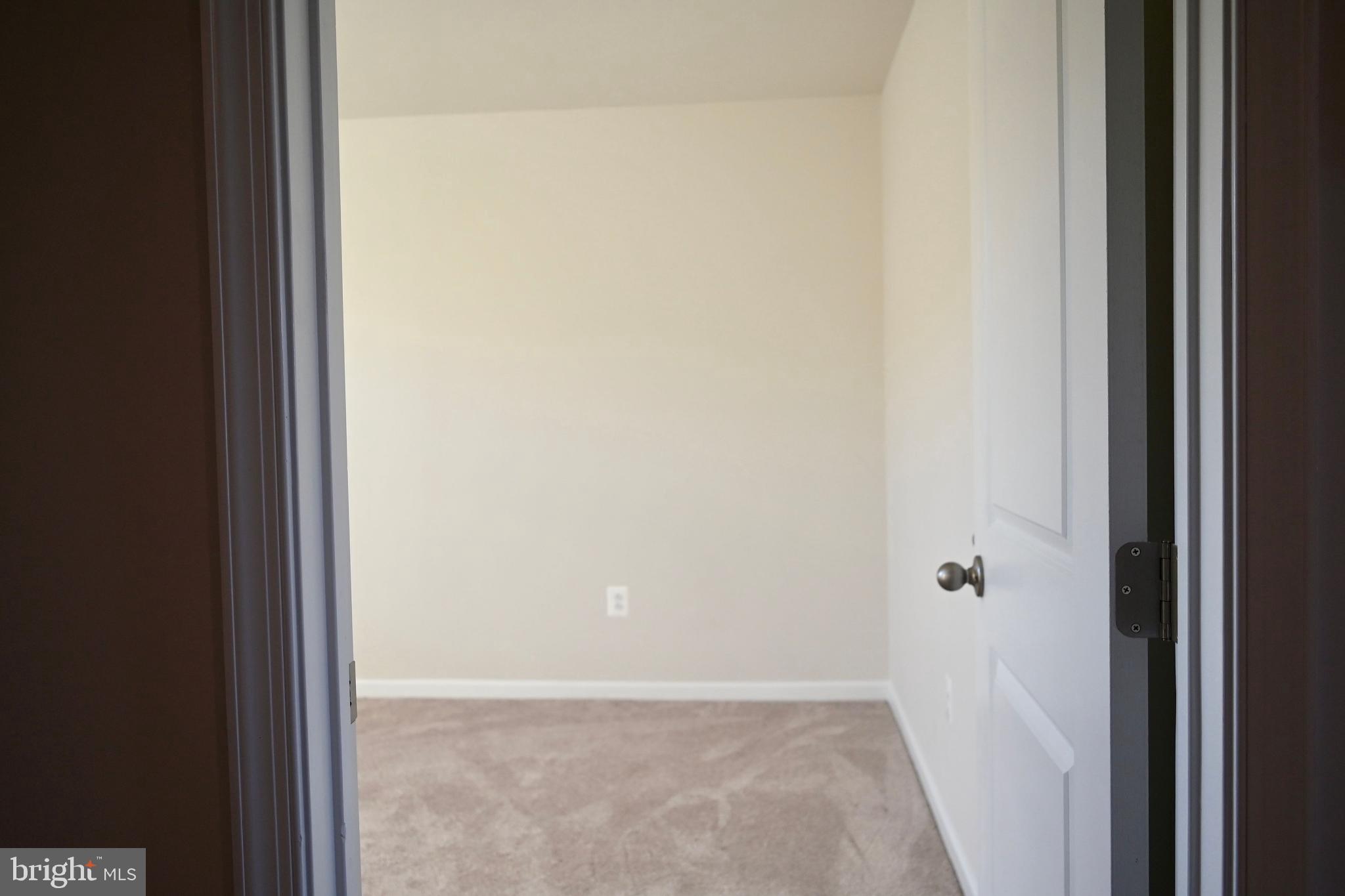 110 Mariners Way Cambridge, MD 21613 - Photo 26 of 41 Inviting blank canvas for your vision.