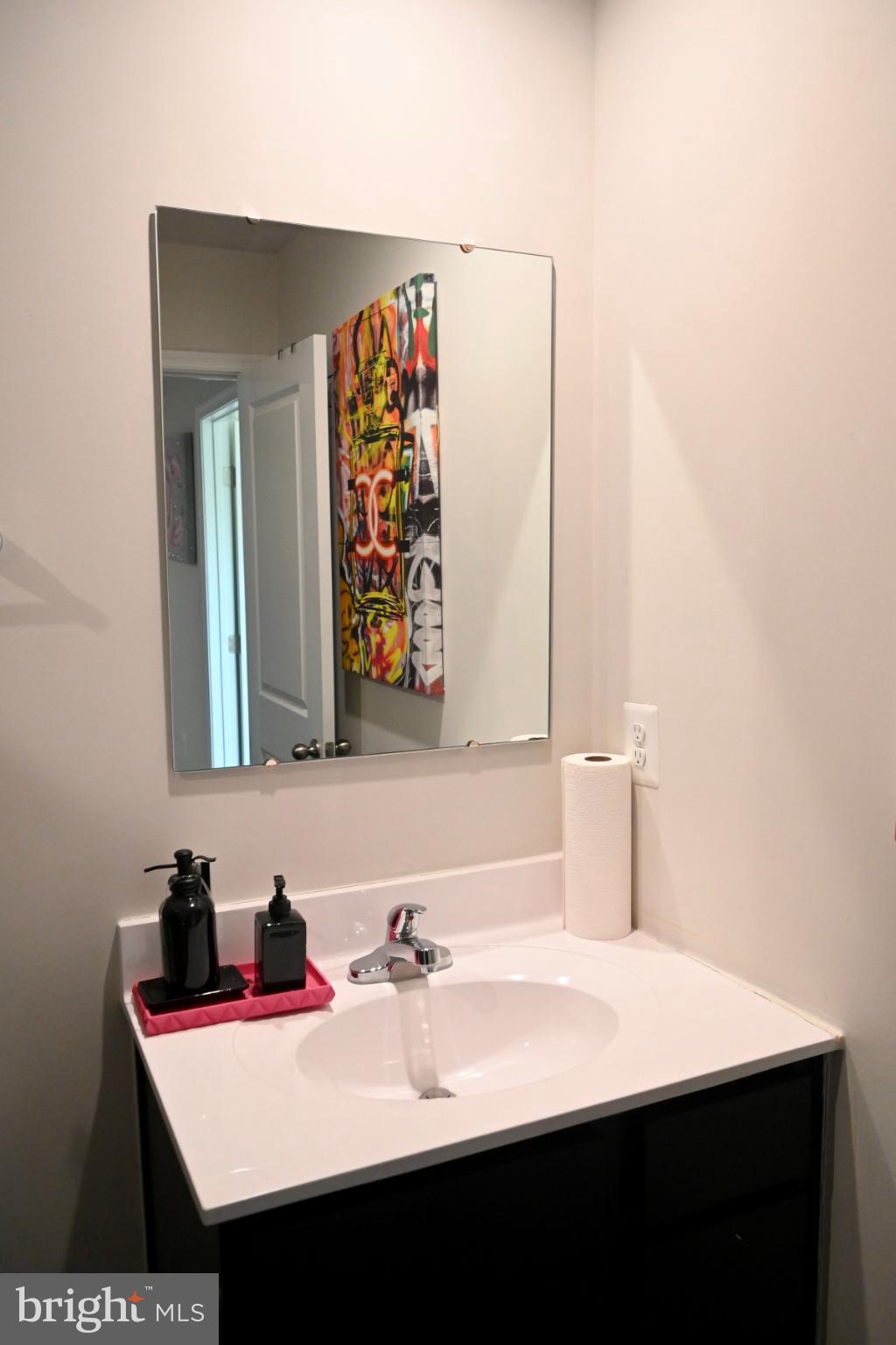 110 Mariners Way Cambridge, MD 21613 - Photo 30 of 41 Sleek bathroom with modern accents.